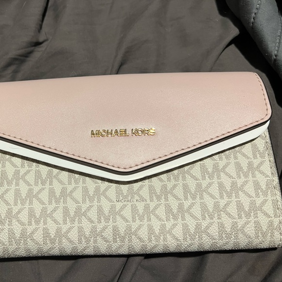 MK CLUTCH - Picture 1 of 3